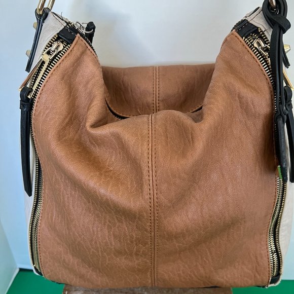 Jessica Simpson Tan And Cream Slouch Bag - Picture 7 of 12